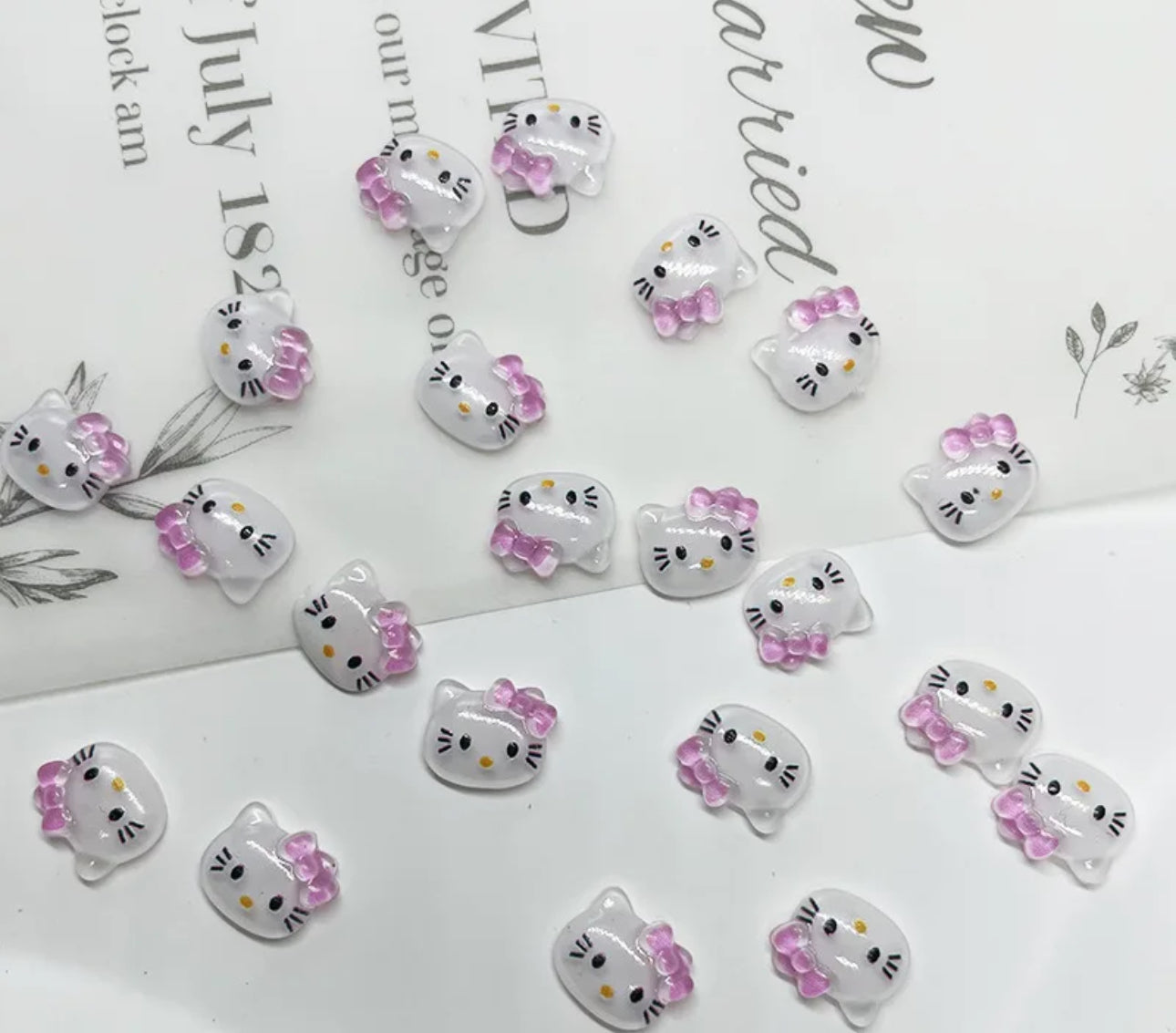 Hello Kitty Head Nail Charm 6pc
